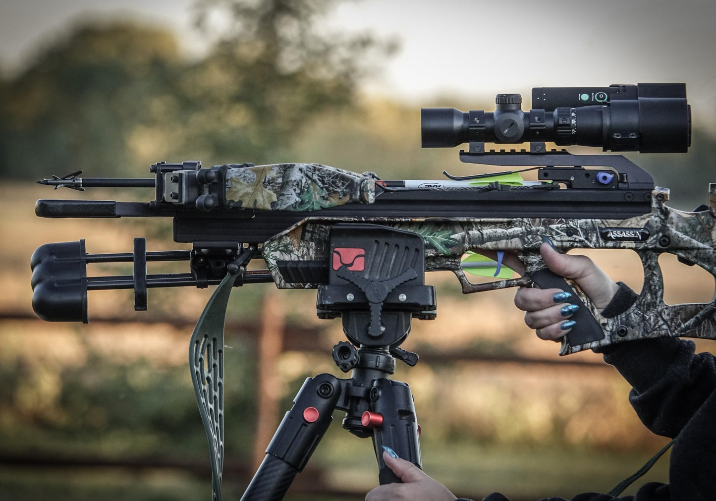 Heavy-Duty Camo Shooting Tripod – Aluminum Frame, 360° Clamp, Adjustable Legs, Bubble Level, Hands-Free Stability for Hunting