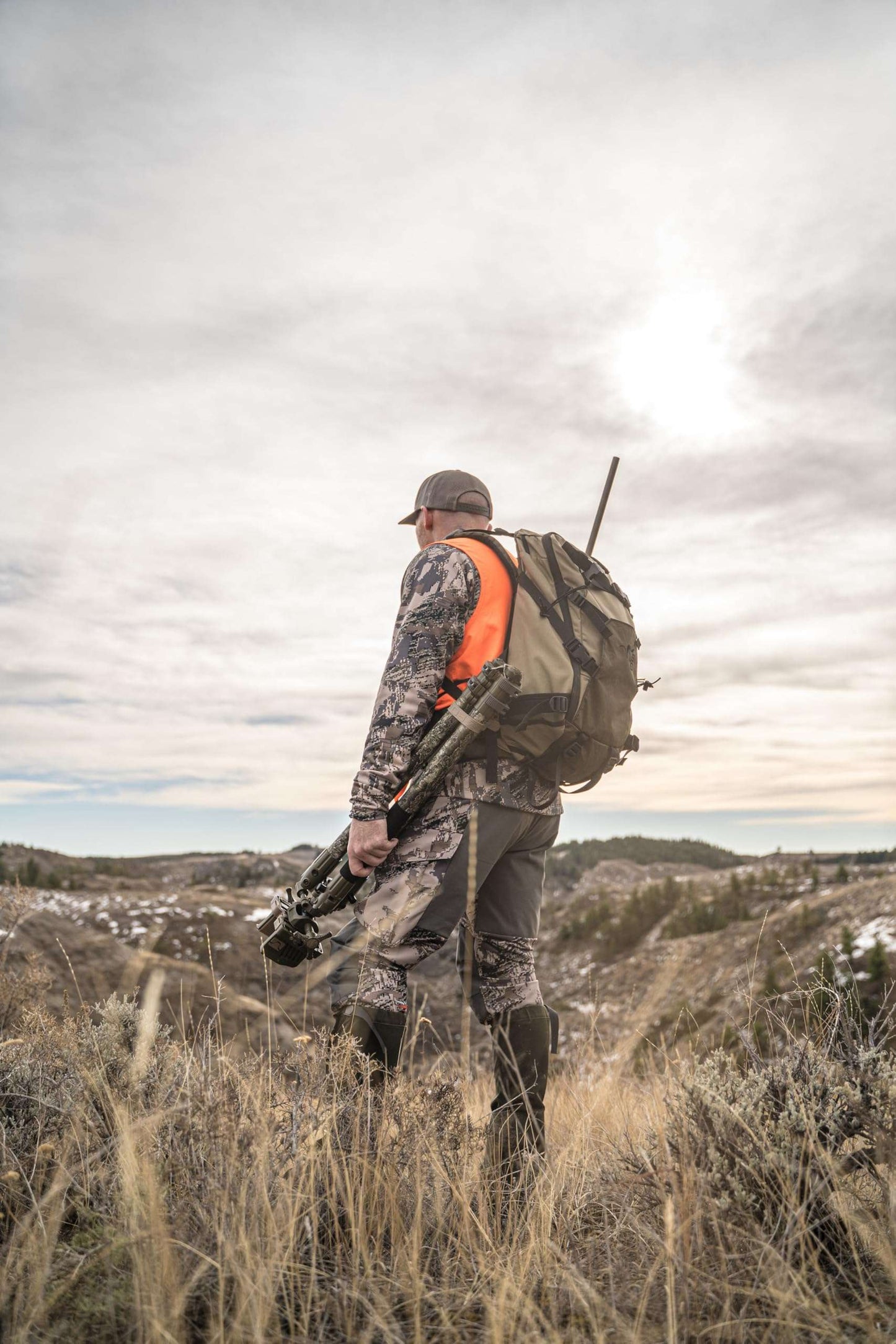 Heavy-Duty Camo Shooting Tripod – Aluminum Frame, 360° Clamp, Adjustable Legs, Bubble Level, Hands-Free Stability for Hunting